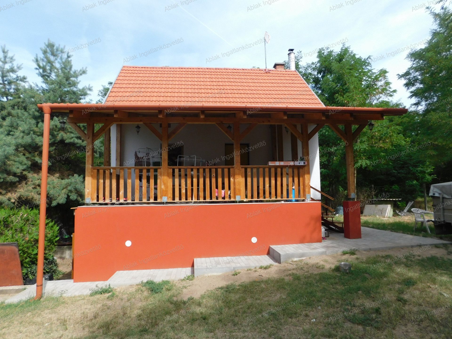 Kecskemét Úrihegyben 2024- ben felújított 1+2félszobás, központfűtéses, ház eladó.