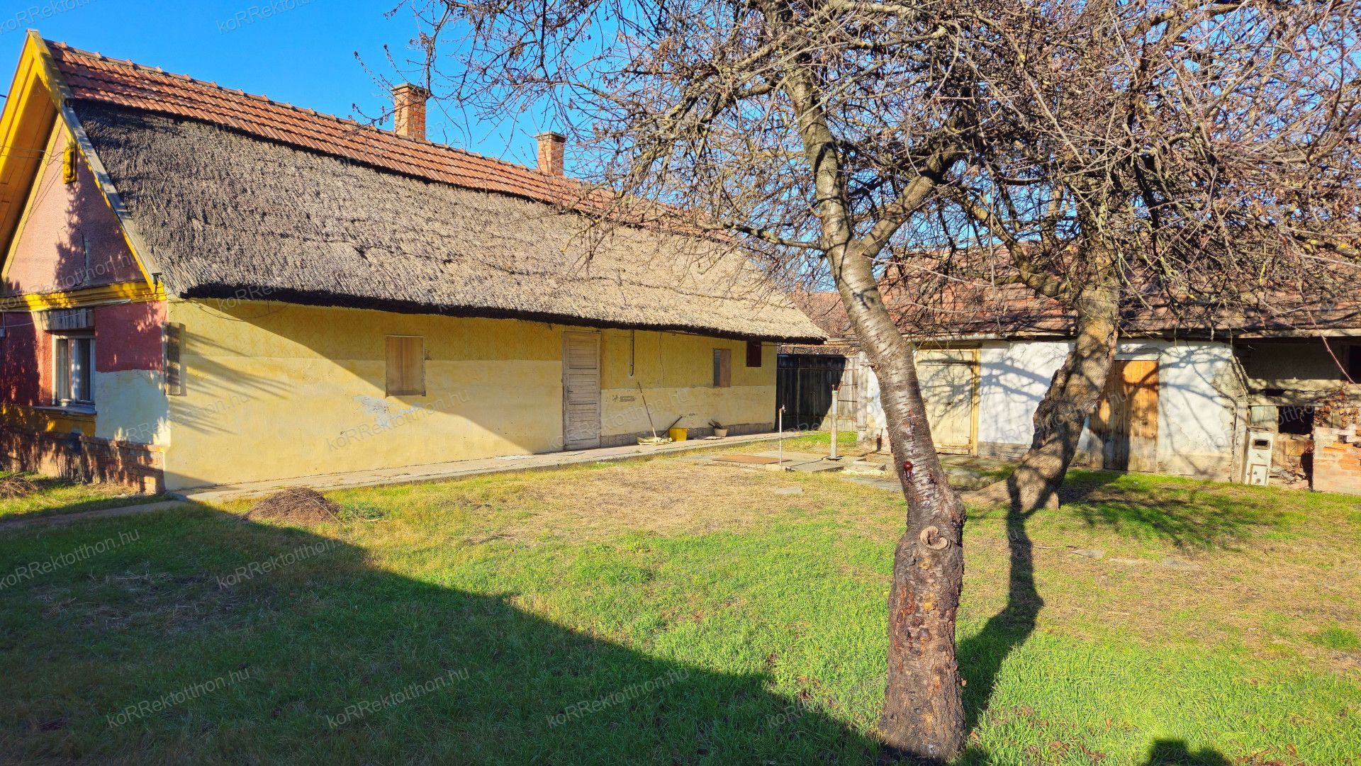 Barátok temploma óvárosi részén felújítandó 50nm-es ház Eladó