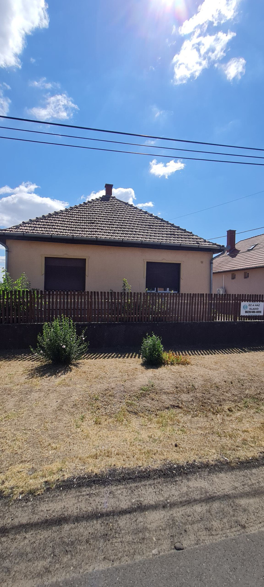 Sürgősen eladó 2generációs családi ház!