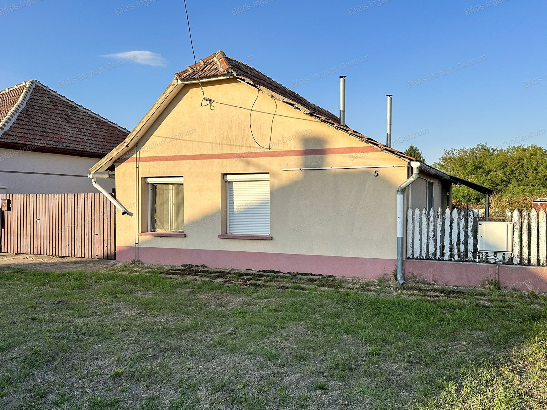 Madaras, azonnal költözhető, 47 nm-es családi ház eladó