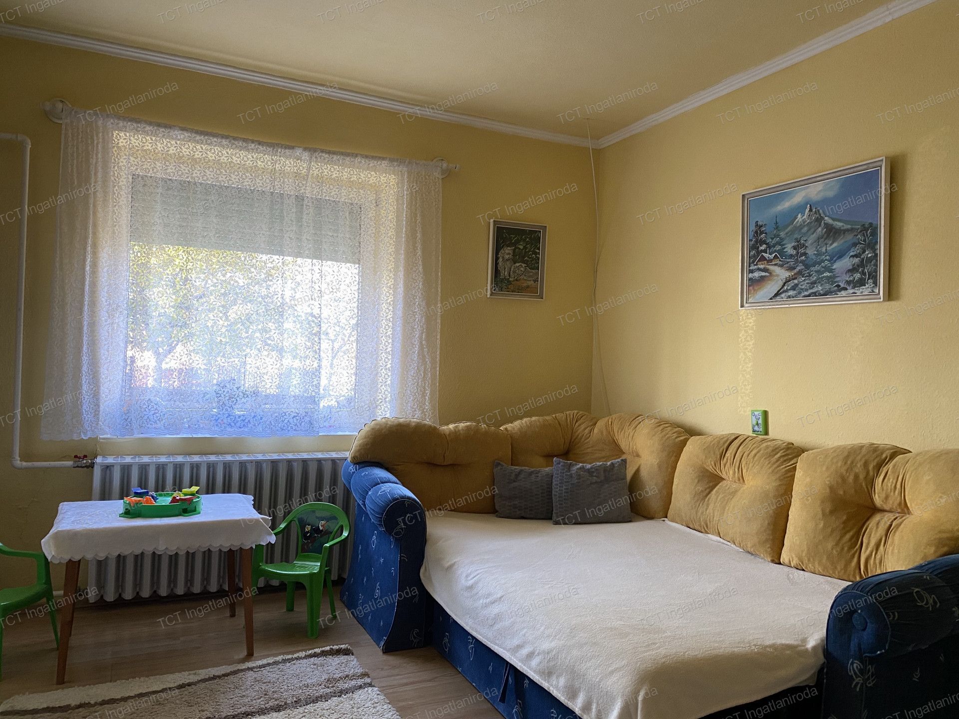 Szolnokhoz 30 km-re, Kőtelken a Tisza- folyó mellett 3 szobás családi ház eladó!