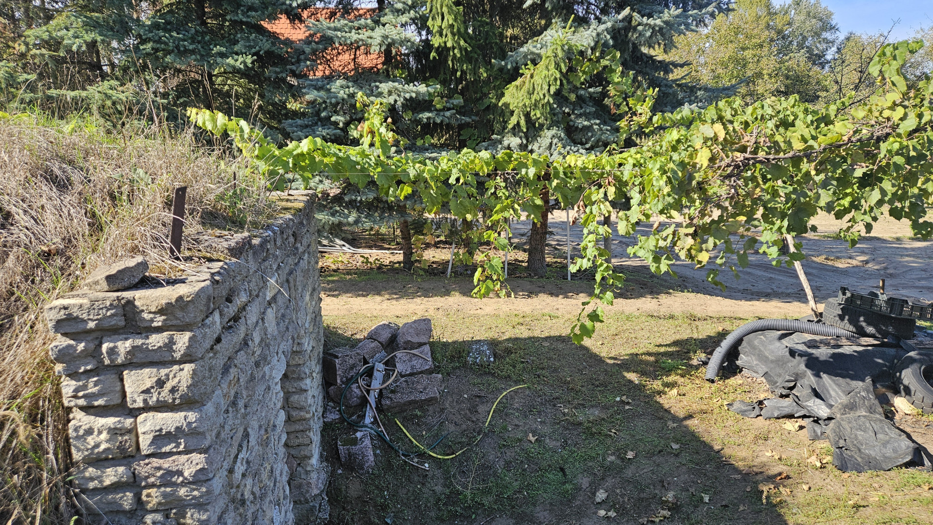 Tatai zárt kert Eladó!