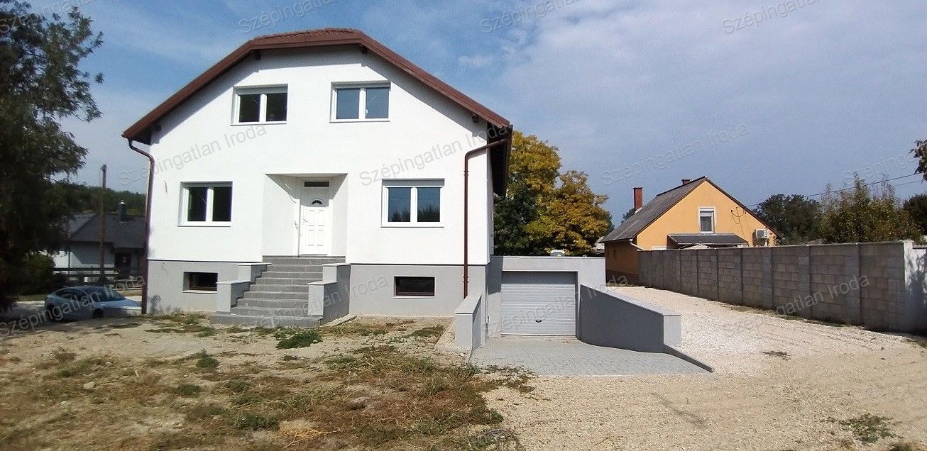 Felújított családi ház Darnózseliben!