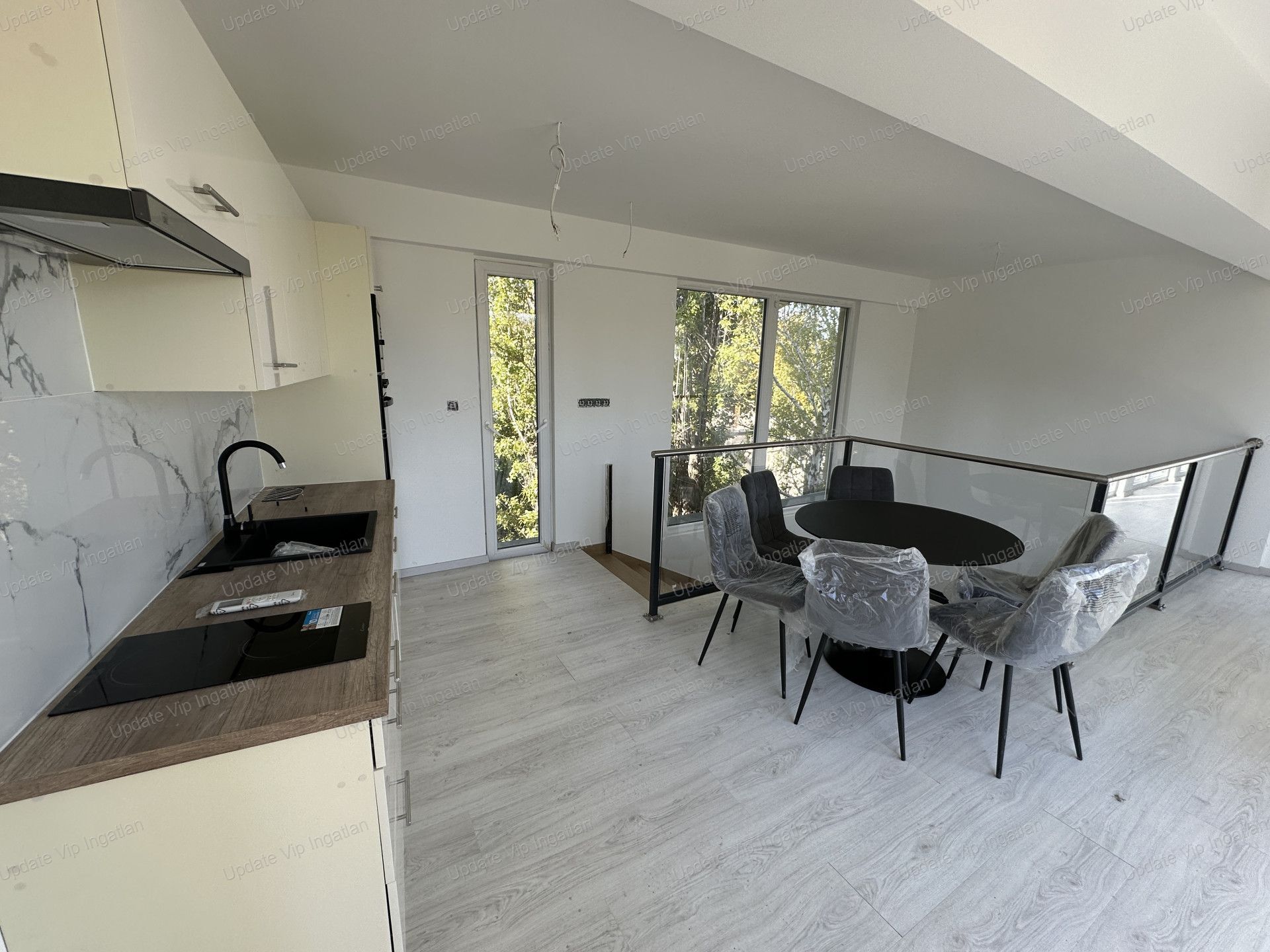 ZAMÁRDIBAN VÍZKÖZELI , PENTHOUSE NYARALÓ ELADÓ!