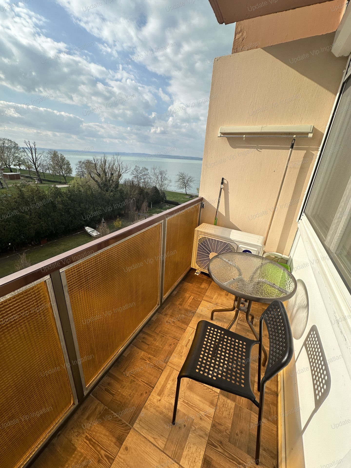 Siófok Aranyparton panorámás lakás eladó!