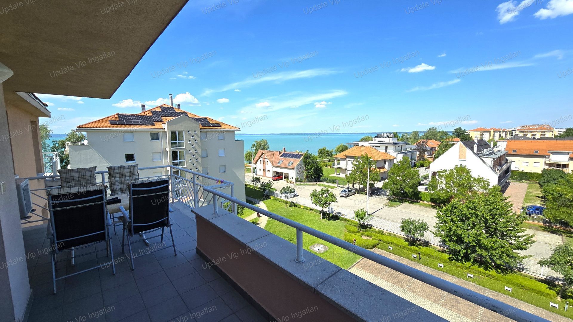SIÓFOK ARANYPARTON, ÖRÖKPANORÁMÁS, NAGY TERASZOS, VÍZPARTI LAKÁS ELADÓ!