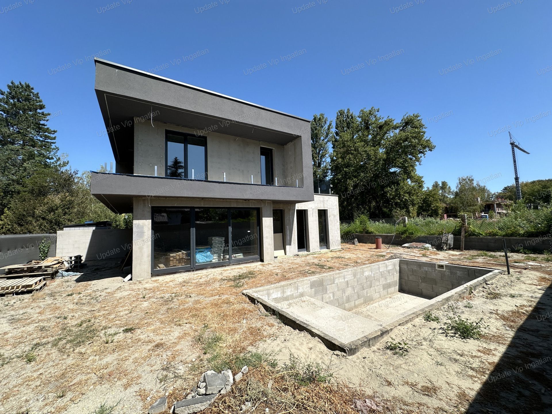 SIÓFOK EZÜSTPARTON ÚJ ÉPÍTÉSŰ ,VÍZPARTI UTCÁBAN MEDENCÉS LUXUS CSALÁDI HÁZ ELADÓ!