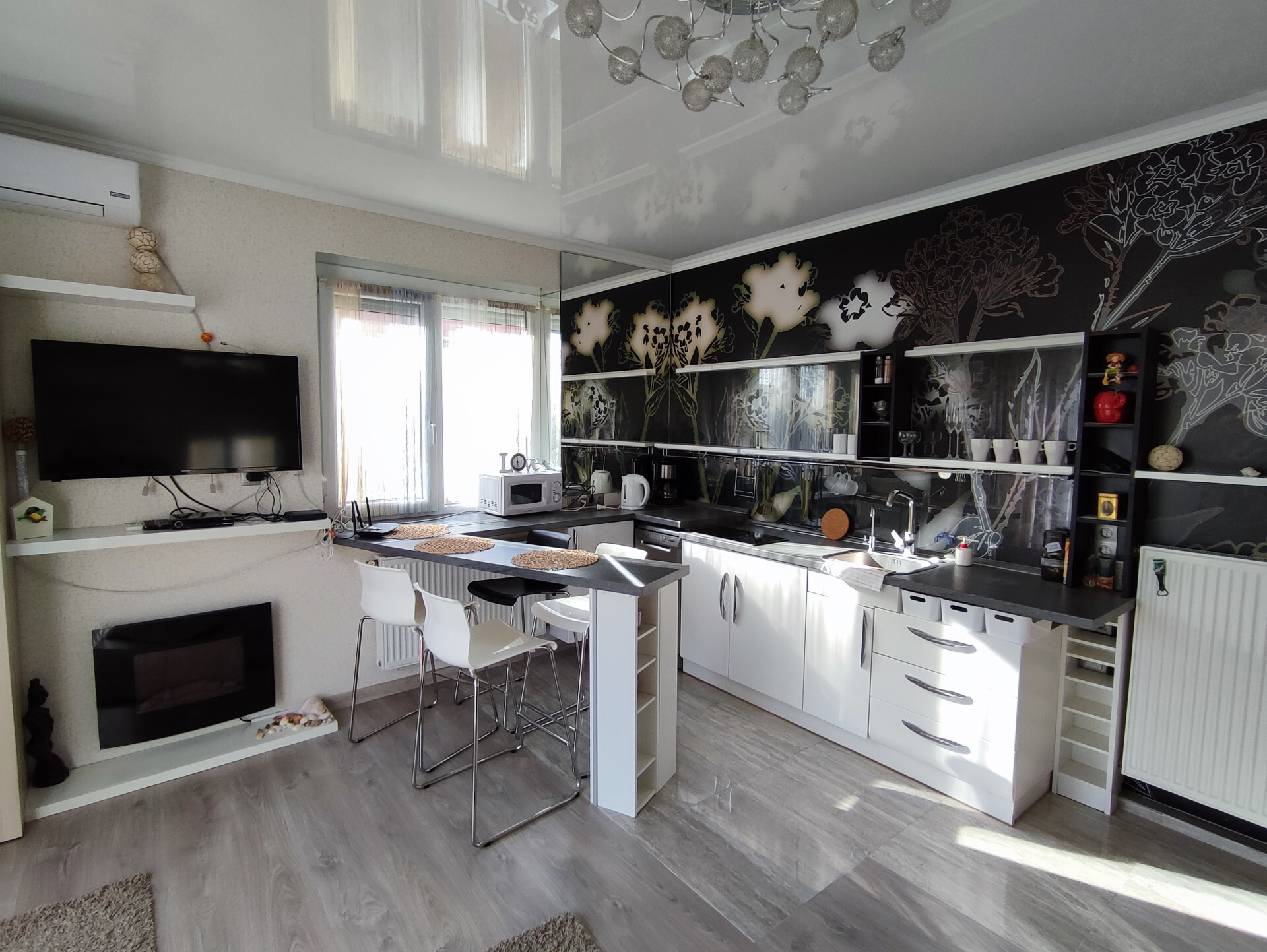 Hévízen kitűnő állapotú, 6 különálló apartmannal rendelkező ingatlan eladó!