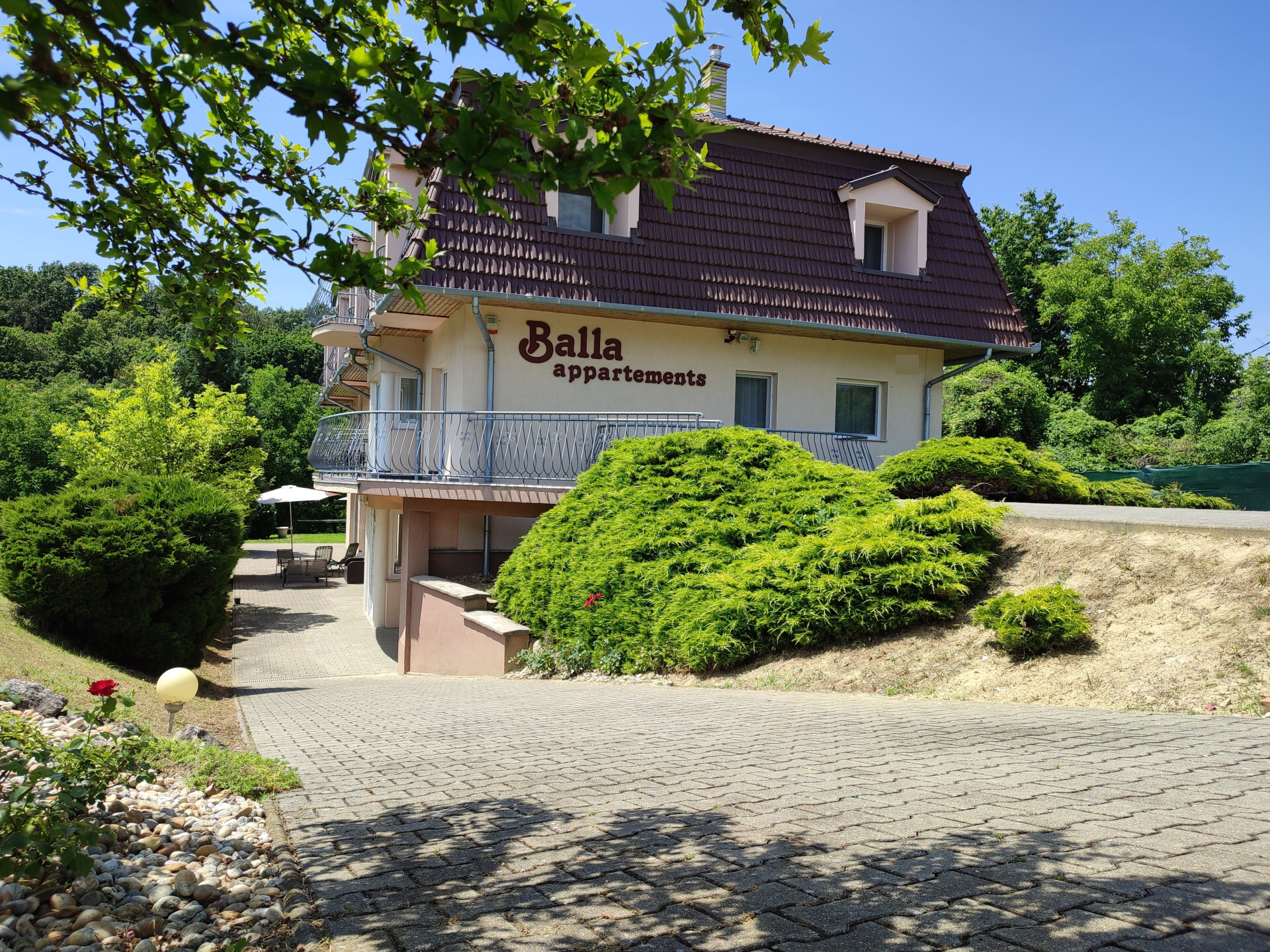 Zalakarosban található káprázatos apartman várja új tulajdonosát.
