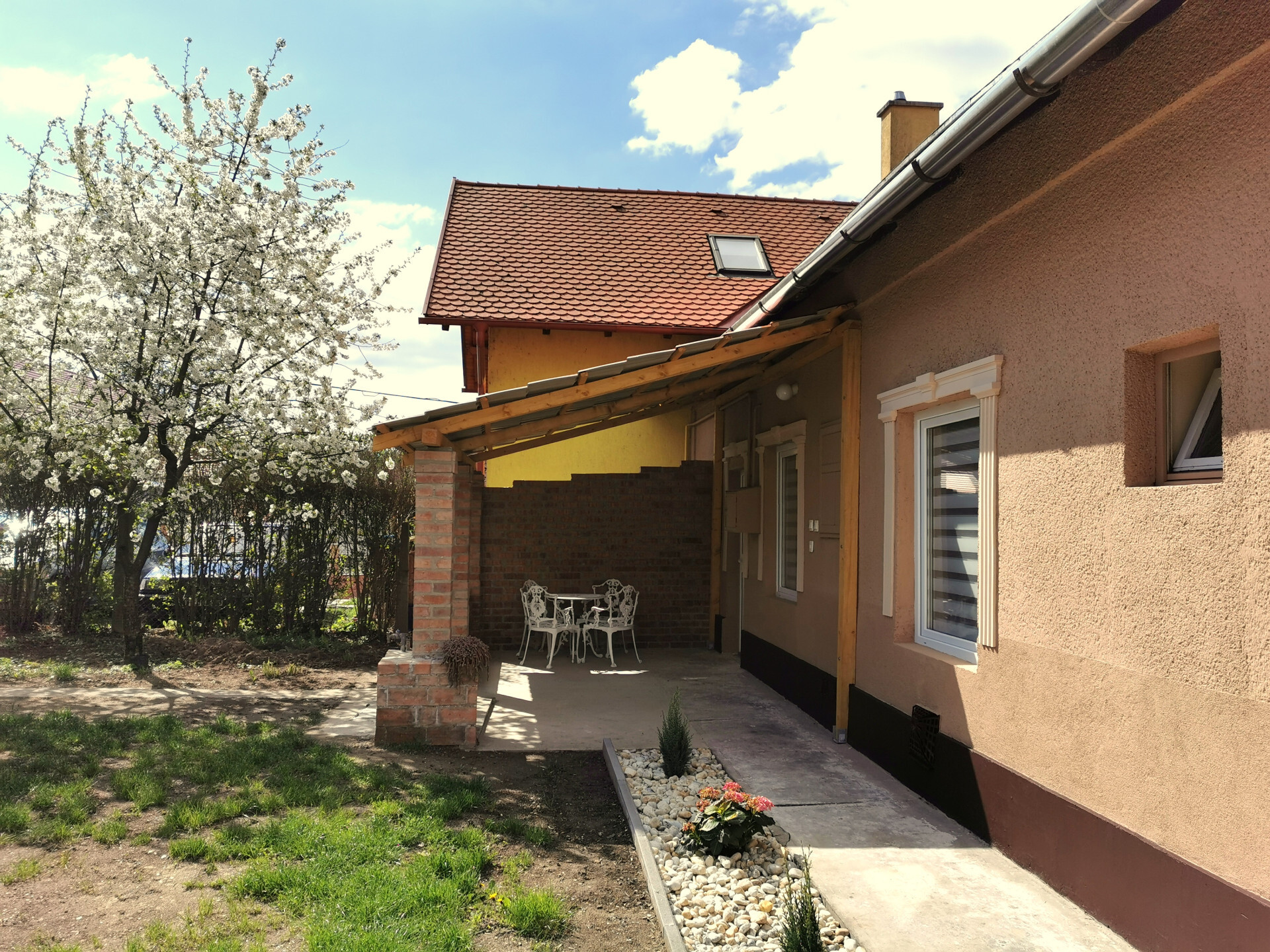 Lengyeltótiban eladó egy felújított családi ház!