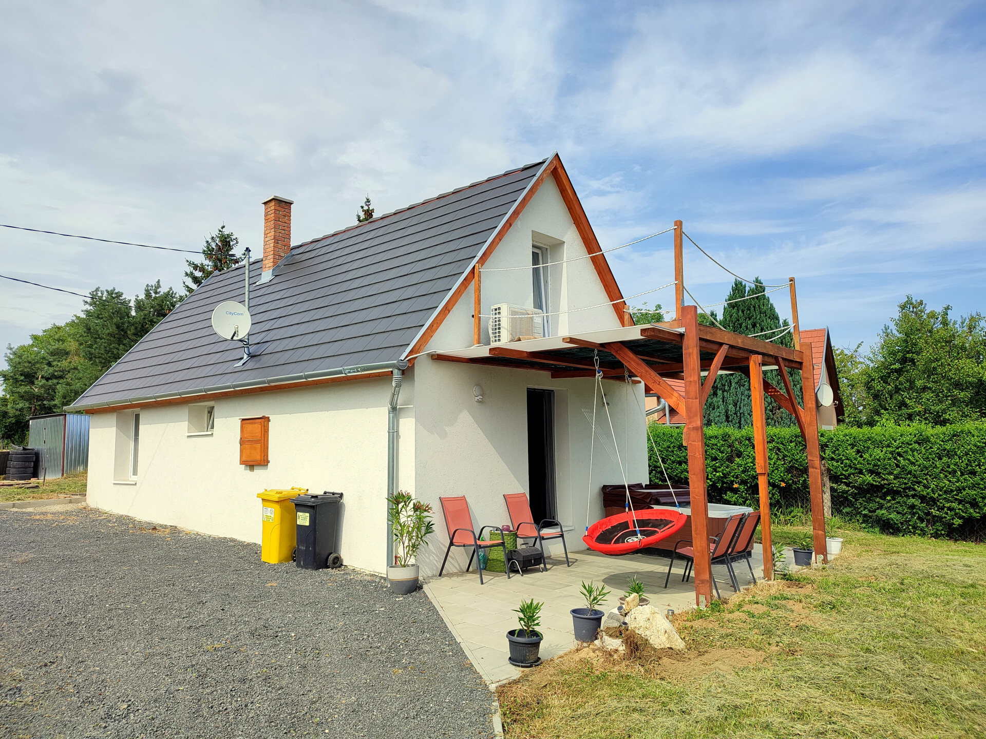 Varázslatos kis házikó a külvárosban - A béke és nyugalom szigete!