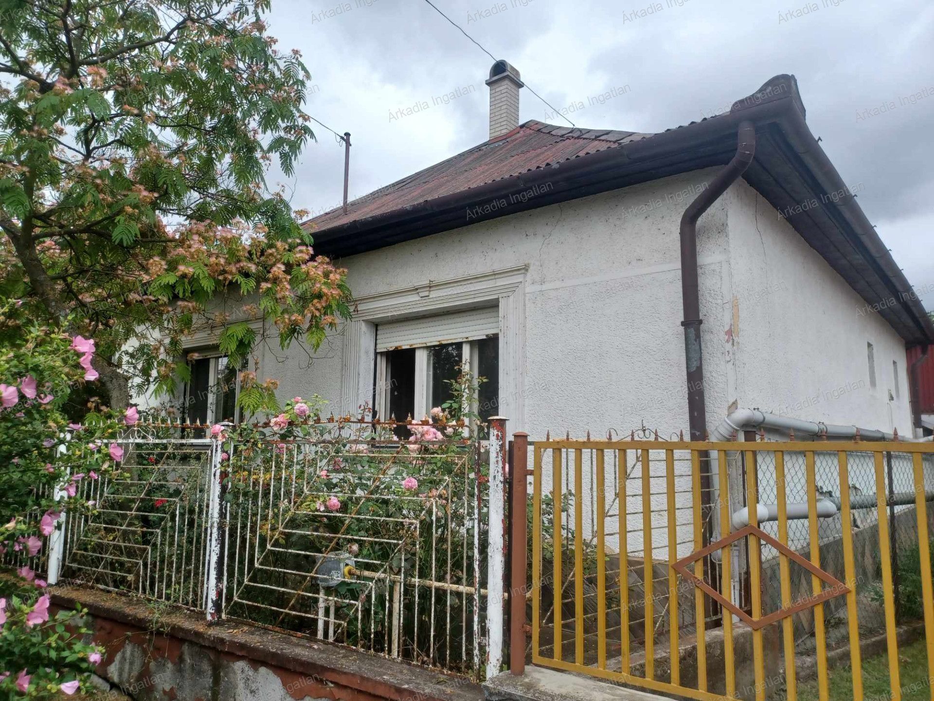 Eladó Jászladányon jó szomszédsággal rendelkező ingatlan!