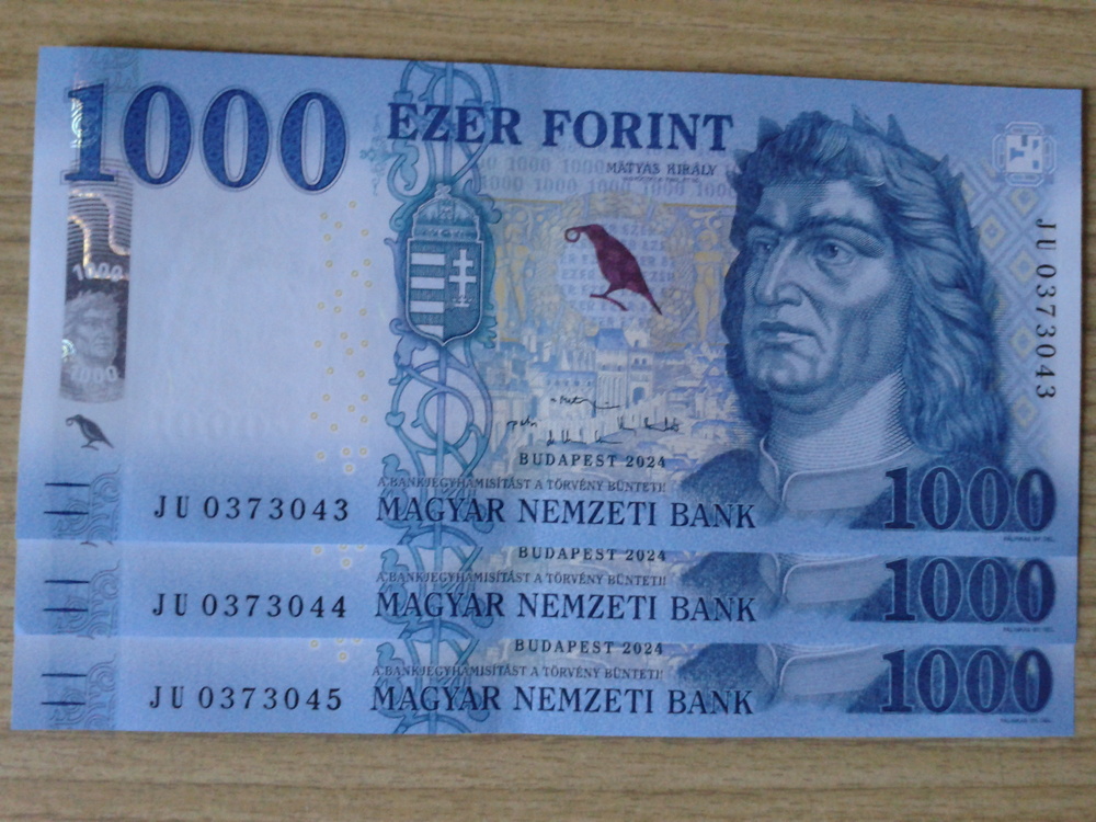 1000 forintos (3db, JU sorszámozásúak)