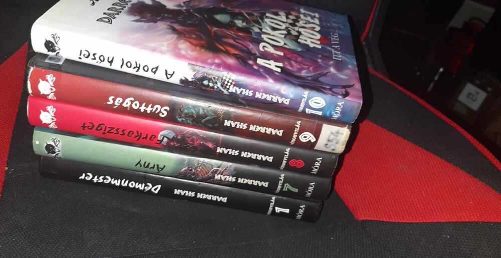 Darren shan démonvilág megmaradt könyveim