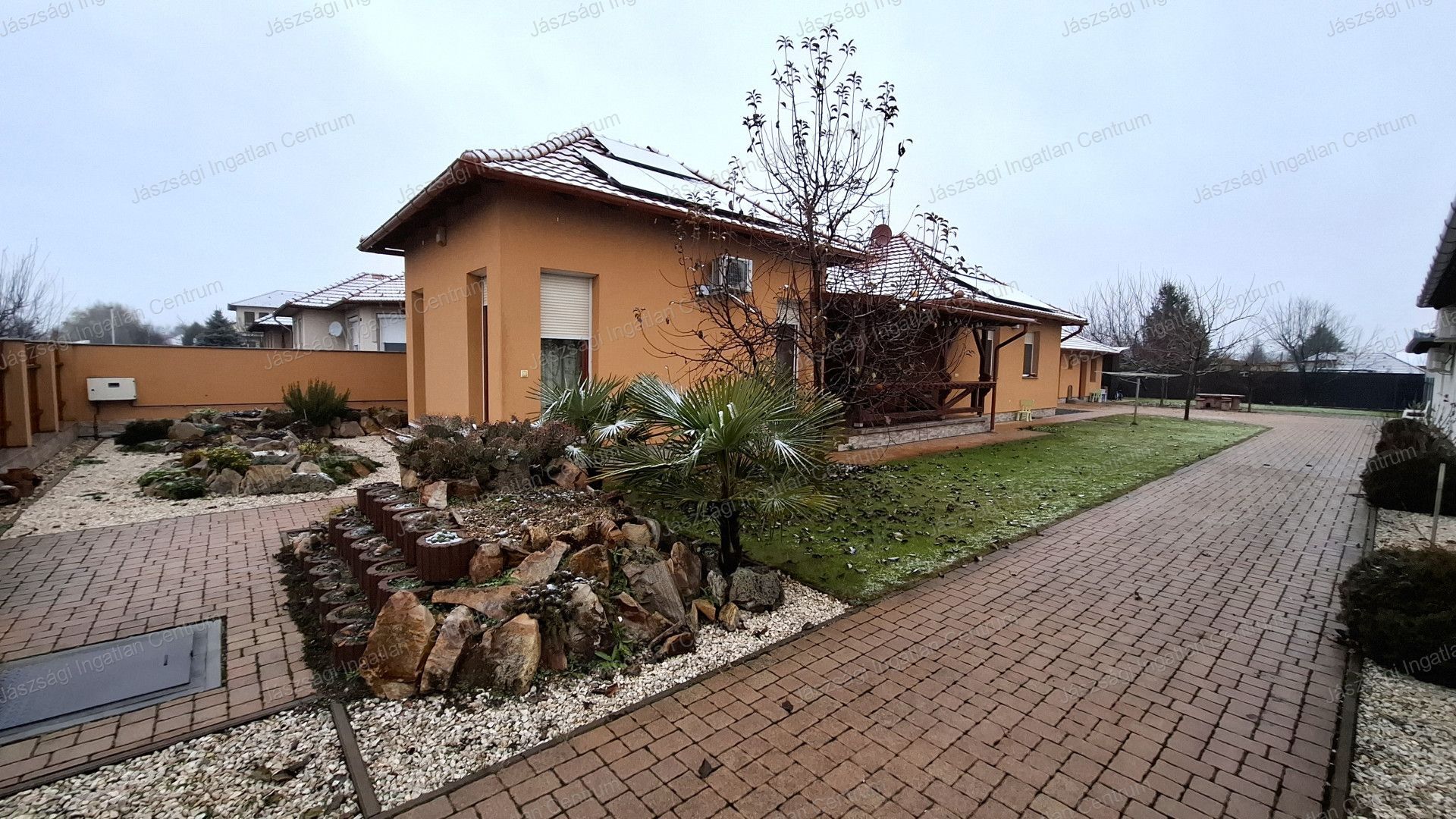 Újszerű 4 szobás családi ház a Szatmári lakóparkban ELADÓ!