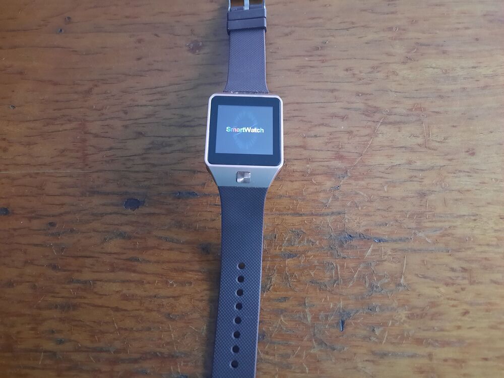 Okosóra Magyar nyelvű Smart Watch DZ09