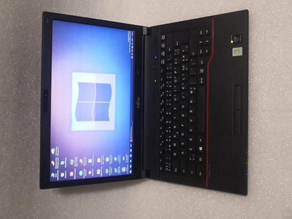 Ilyen is van! Fujitsu LifeBook E544 -1.13