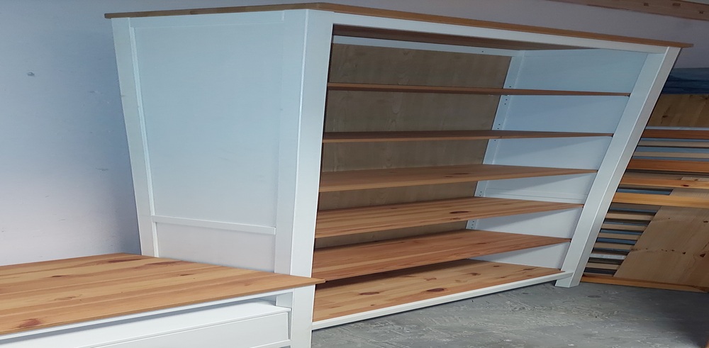 Ikea Hemnes fenyő könyvespolc 34