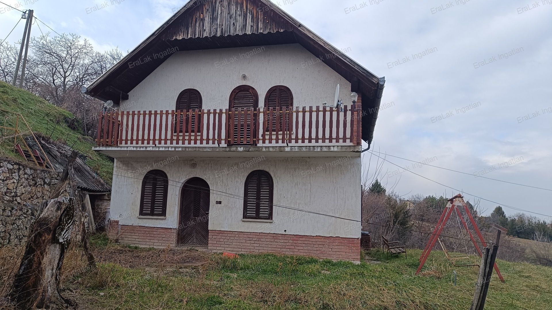 Örökpanorámás családi ház - Győrújbaráton.