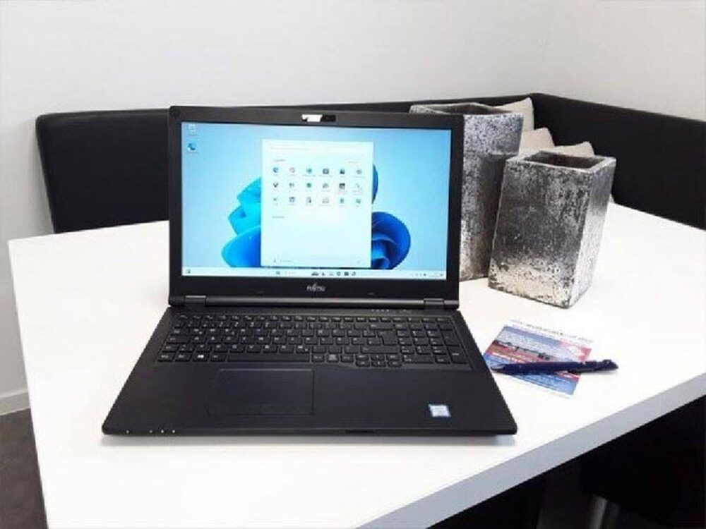 Csalódásmentesen: Fujitsu LifeBook E558 -Dr-PC-nél
