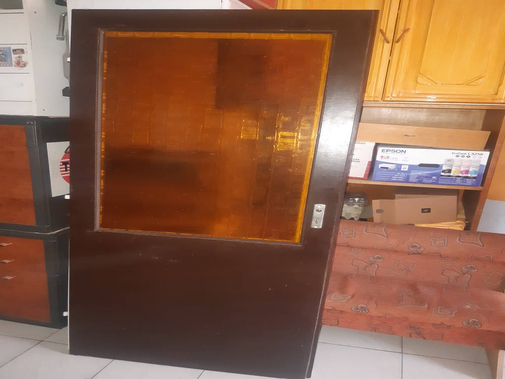 Ajtó bagoly sárga üveges tok nélkül 87x204,5cm barna jobbos falcos