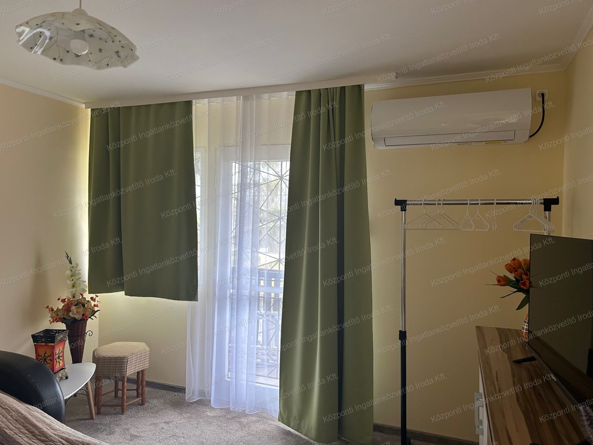 Eladó részben felújított nyaraló Zánkán