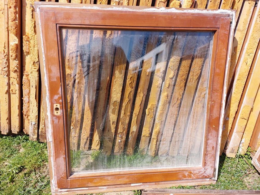 Sz;116 m;119 bukó-nyiló hőszigetelt fa 2 réteg üveg 32 ezer ft akár csere is.