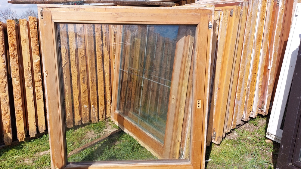 1db sz;117 m;129 bukó-nyiló hőszigetelt 2 réteg üveg fa 32 ezer ft akár csere is.
