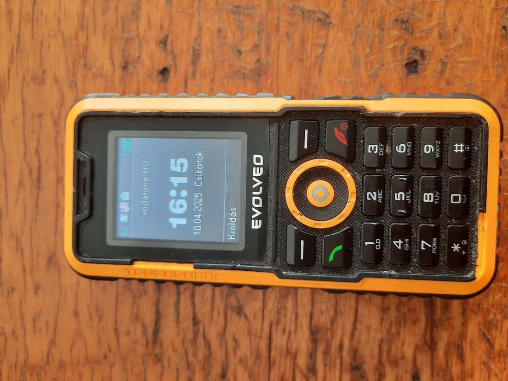 Evolveo RG300 Gladiator strapatelefon(független)