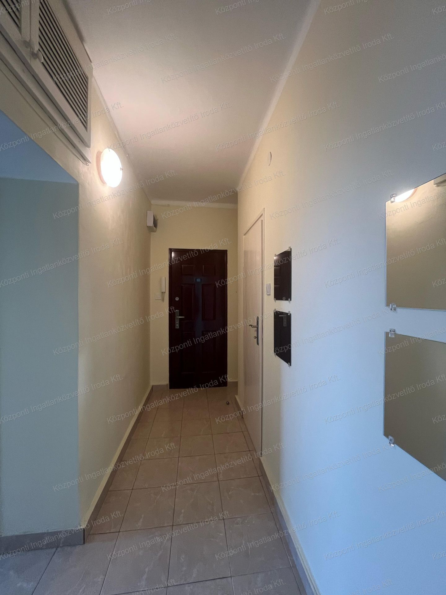 Oroszlányon, a Rákóczi Ferenc úton 1 szobás, 40 m2-es lakás eladó