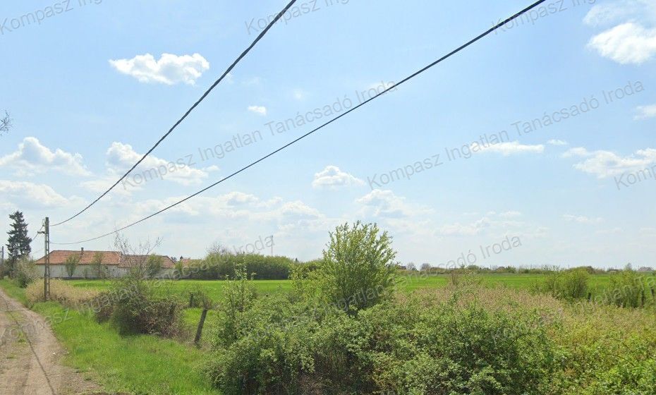 Két utcára nyíló építési telek Ludas községben alkalmi áron 570 Ft/m2