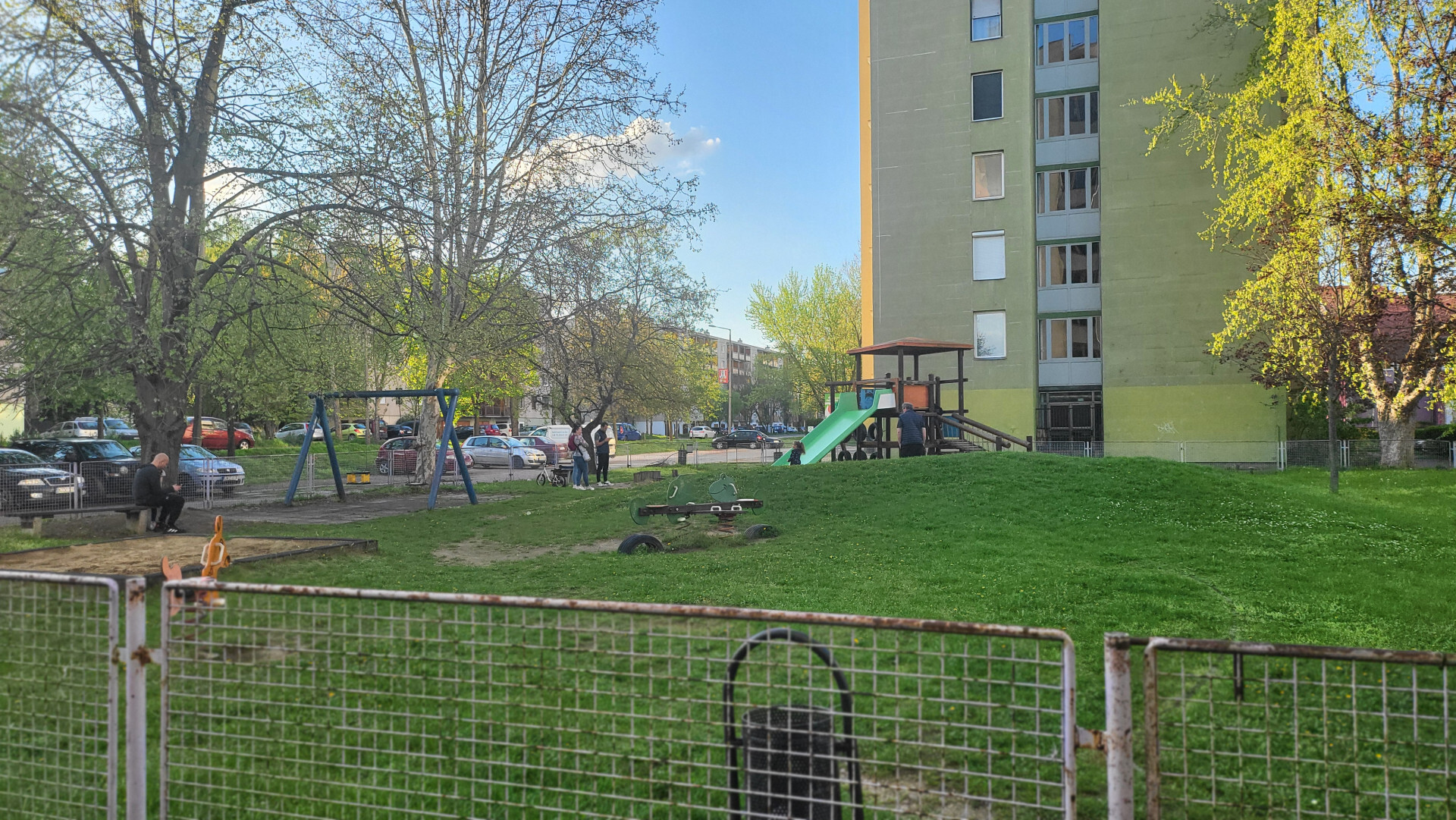 Felsővárosi, szigetelt 2 liftes házban nagy erkélyes lakás eladó. 36,9 M