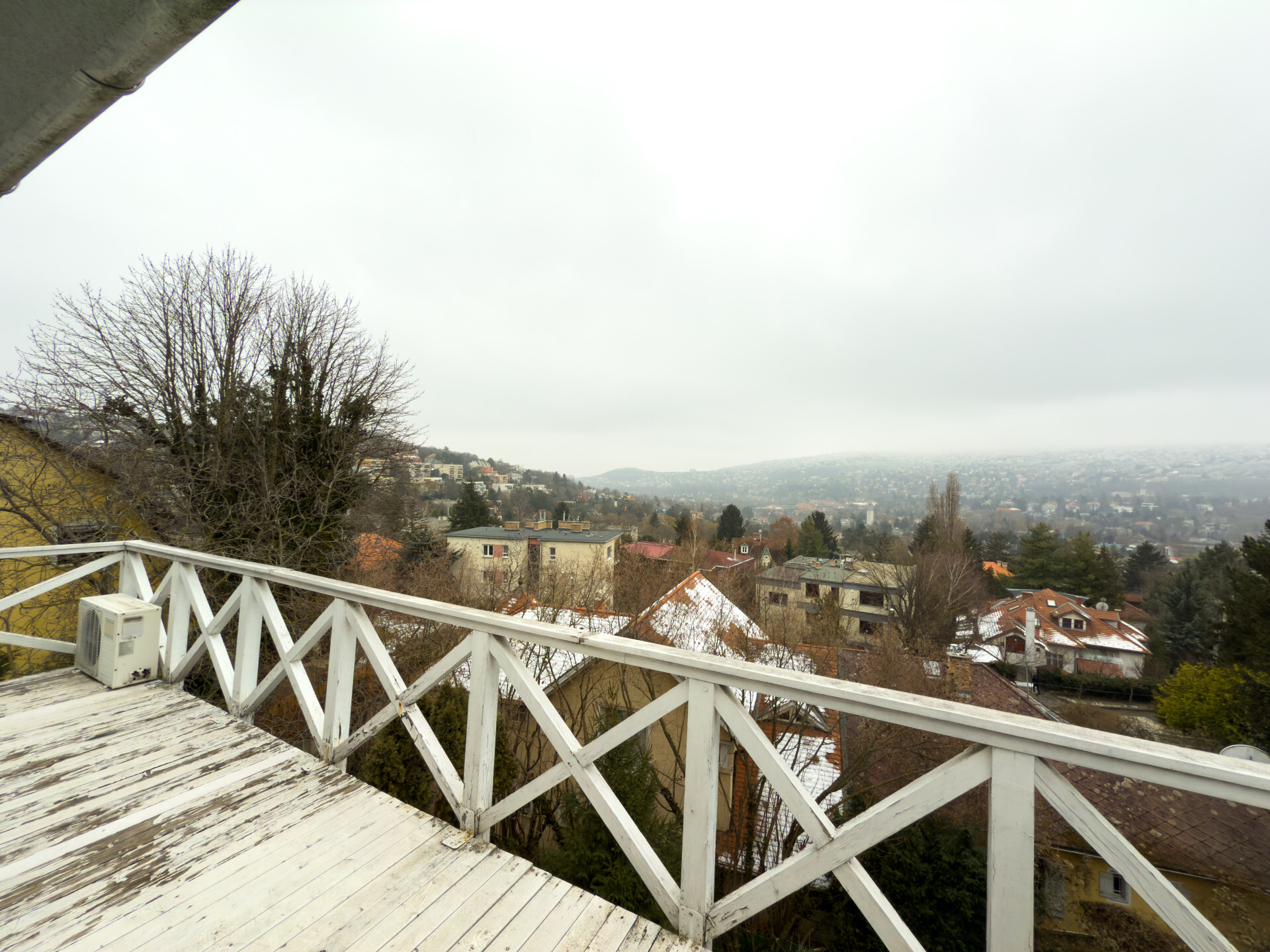 Örök panorámás luxuslakás eladó Törökvészen, Budapest 2. kerületében