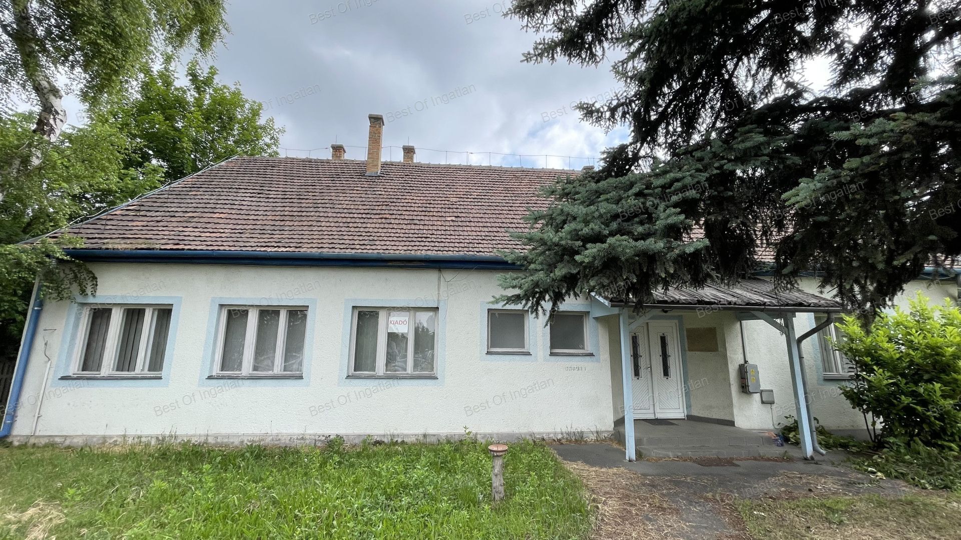 Győr-Szabadhegyen 7 helyiségből álló iroda és raktárépület hosszútávra kiadó!