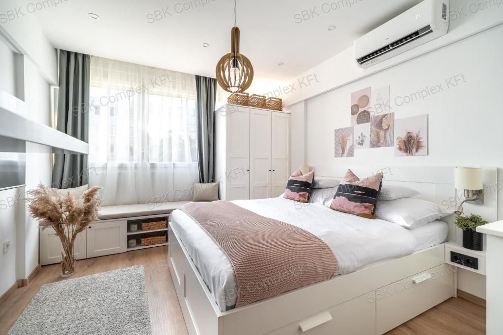 Bem - Bónis Társasházban I. emeleti 56 m2-es lakás eladó.