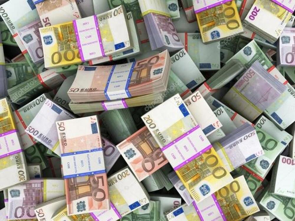 Üdvözlök mindenkit, aki iskolai hitelt vagy más, céljai eléréséhez szükséges hitelt keres, forduljon hozzám bizalommal egy megbízható és biztonságos hitelért. E-mail: isabellemonica9@gmail.com