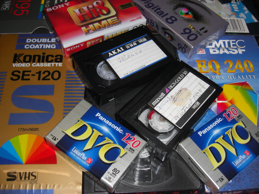 DIGITALIZÁLÁS: VHS,VHS-C,Video8,Hi8,digital8,Mini dv videókazetta mentése pendrive-ra,DVD lemezre Debrecenben!