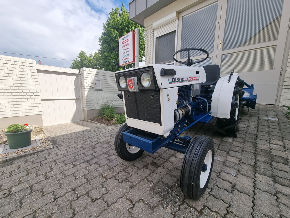 Mitsubishi D13000 kistraktor