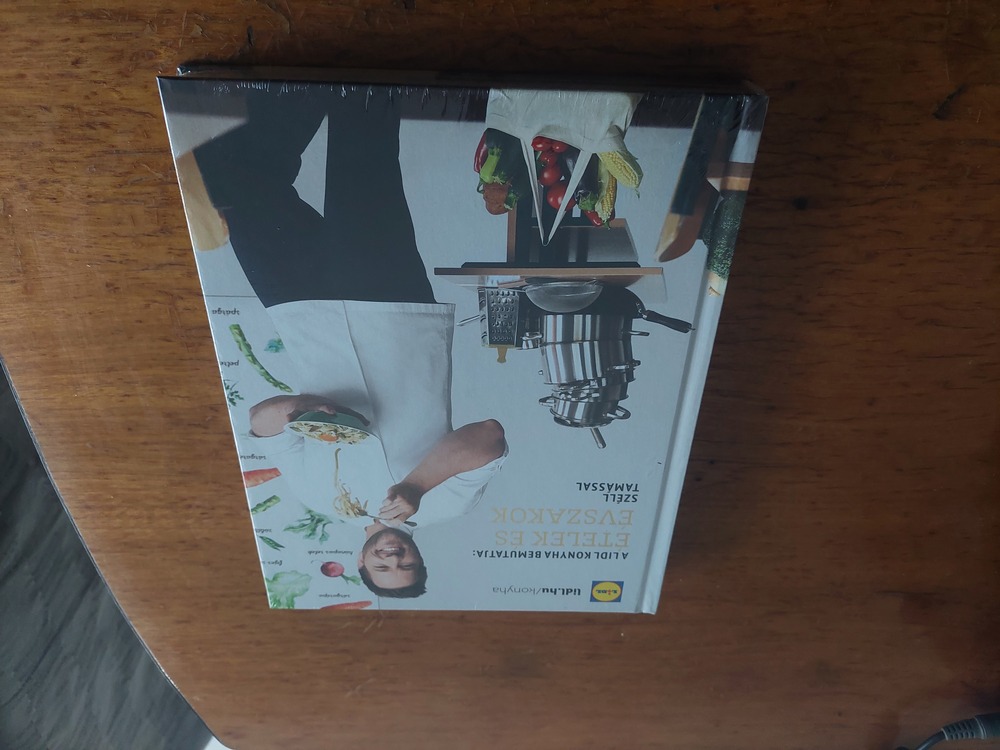 Lidl szakácskönyv (fóliás)Ételek és évszakok Szél Tamással
