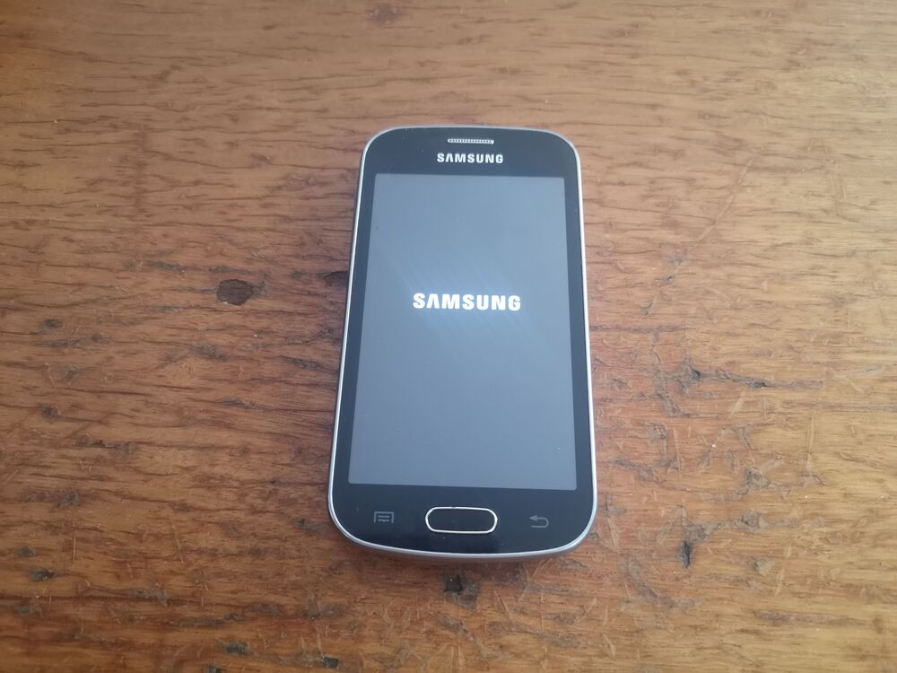 Samsung Galaxy Trend Lite GT-S7390 telefon