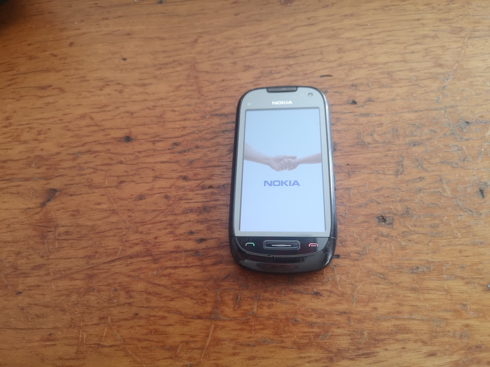 Nokia C7 telefon (One)