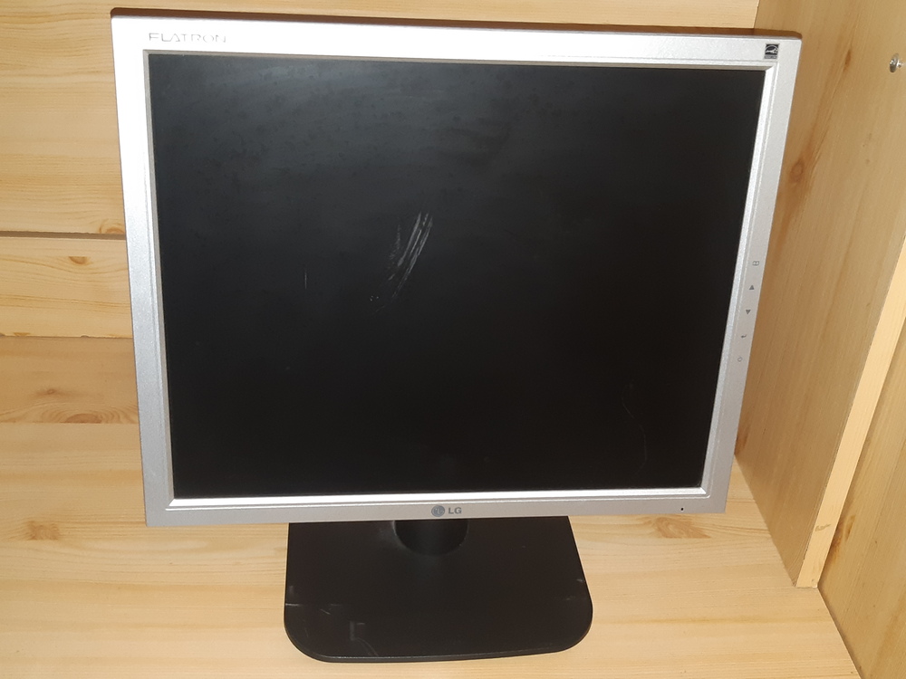 LG Flatron L1718S-SN LCD monitor 17" jól működő