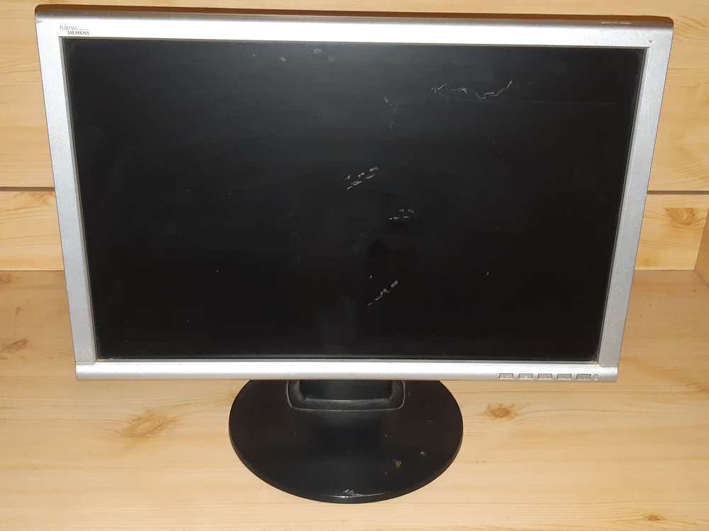 Fujitsu Siemens Scaleoview L19W-2 LCD monitor 19" jól működő