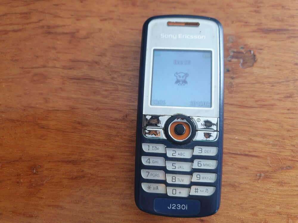Sony Ericsson J230i telefon (ONE)