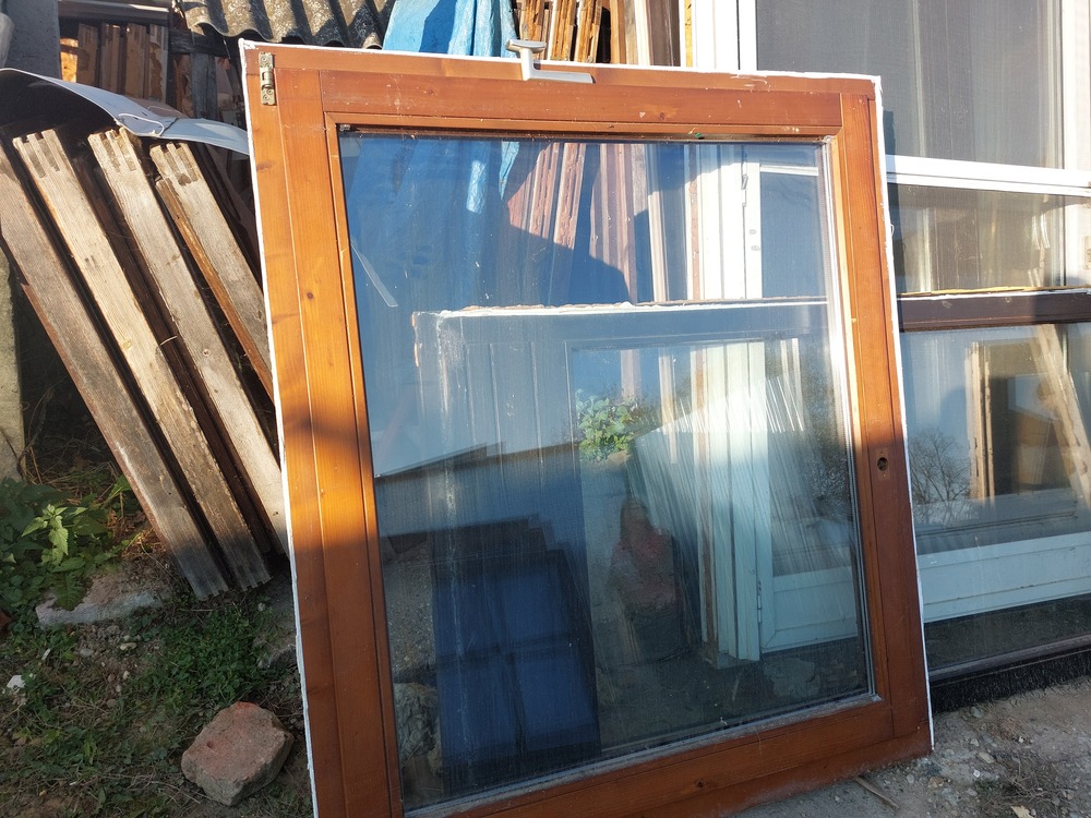 Bukó nyiló 3 réteg üveg fa ablak sz;116 m;132 cm hőszigetelt kép szerinti állapot 38 ezer ft csere is érdekel.
