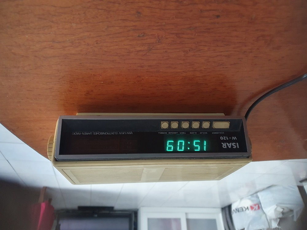 ritka retro ISAR W-120 rádiós óra digitális