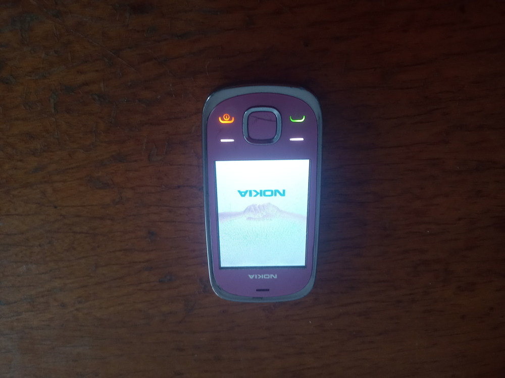 Nokia 7230 telefon