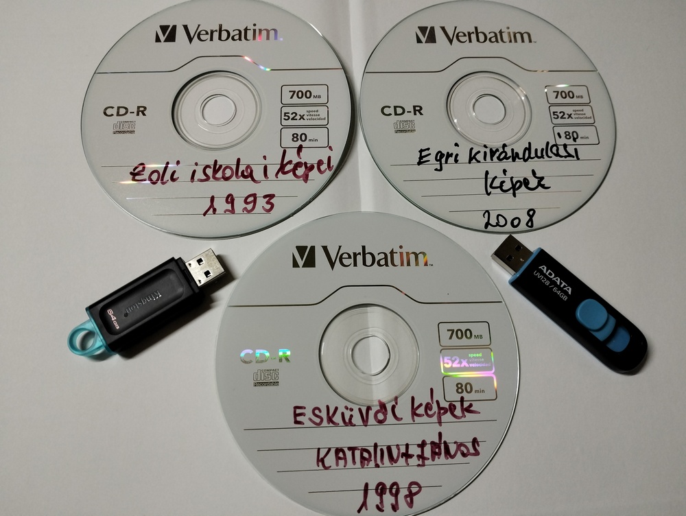 CD lemezre,memória kártyára,24x36 filmtekercsre,diára készült fényképek mentése pendrive-ra!