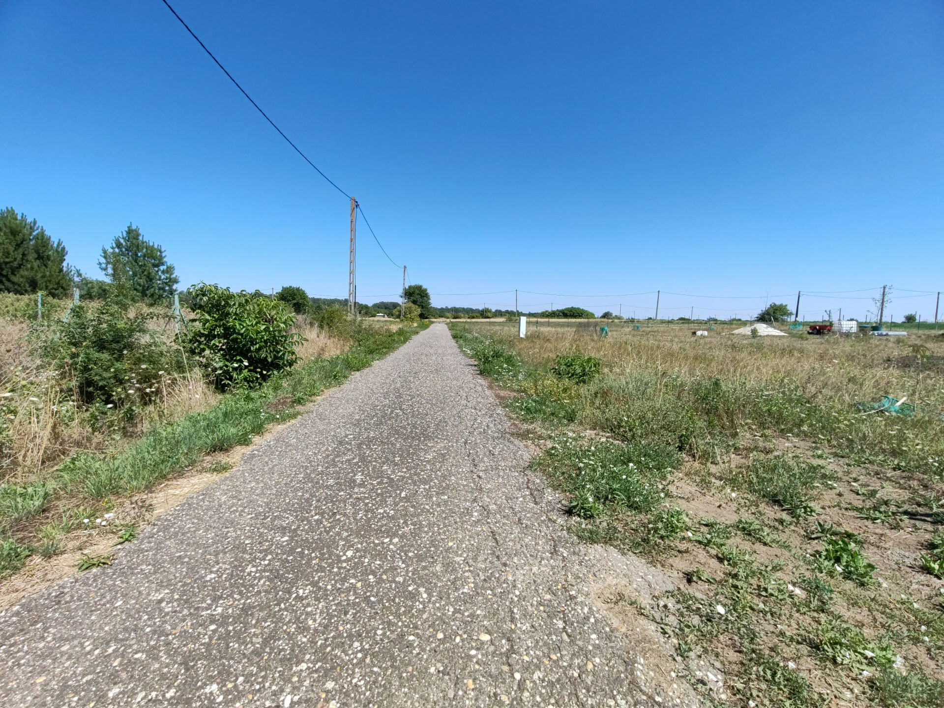 Szolnok-Tenyőszigeten közművesített telek eladó
