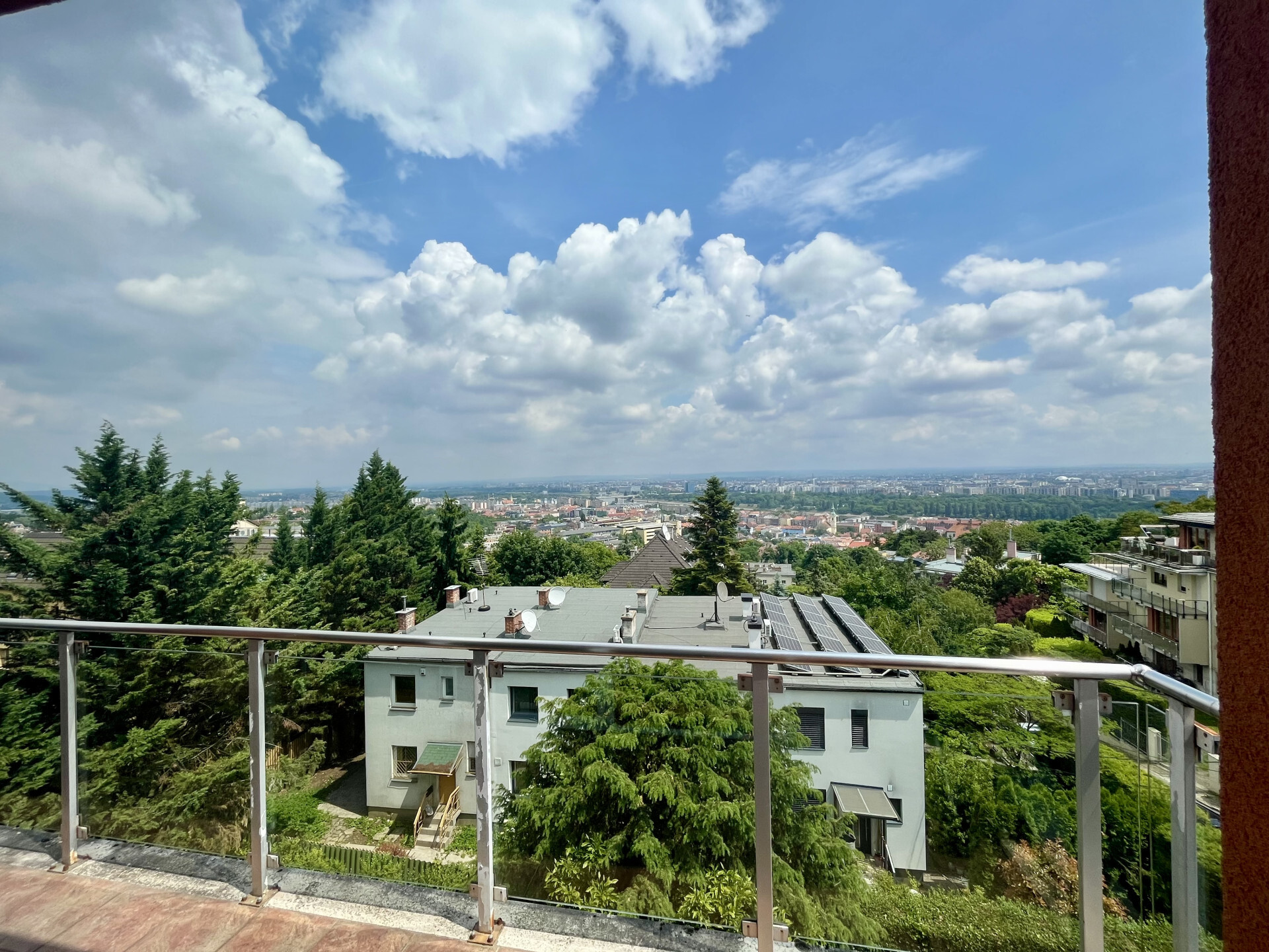 A kényelem, a funkcionalitás és a panorámás kilátás tökéletes ötvözete